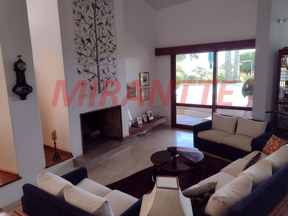 Sobrado de 620m² com 5 quartos em Serra Da Cantareira