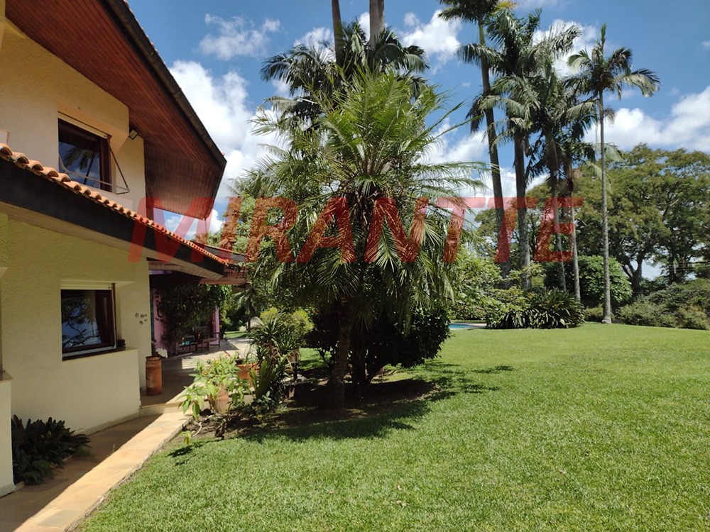 Sobrado de 620m² com 5 quartos em Serra Da Cantareira