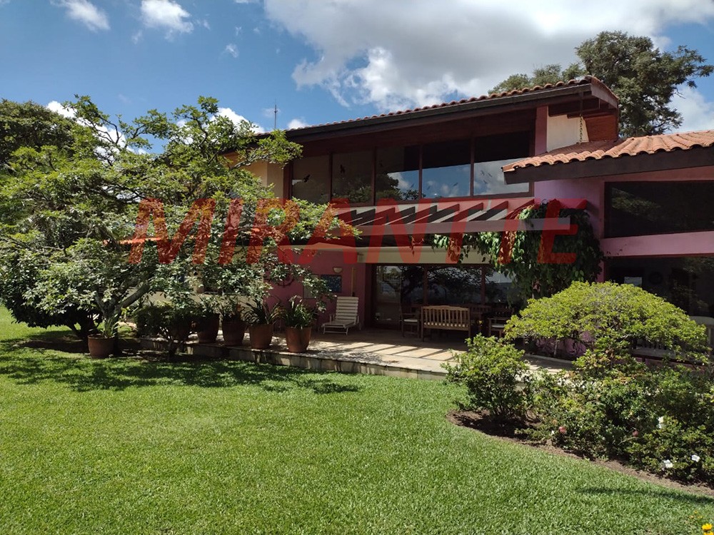 Sobrado de 620m² com 5 quartos em Serra Da Cantareira