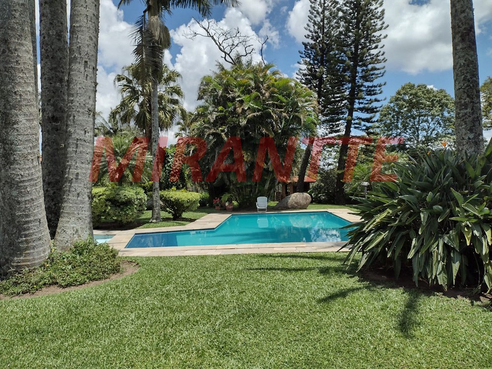 Sobrado de 620m² com 5 quartos em Serra Da Cantareira