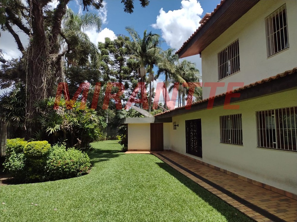 Sobrado de 620m² com 5 quartos em Serra Da Cantareira
