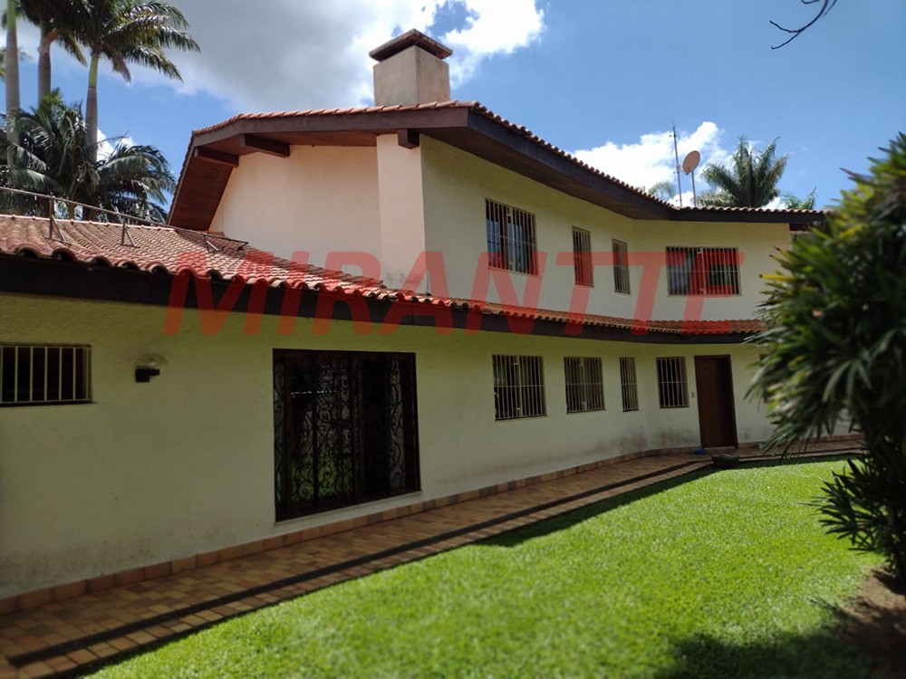 Sobrado de 620m² com 5 quartos em Serra Da Cantareira