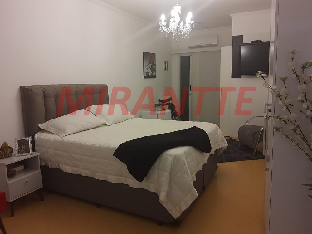 Sobrado de 200m² com 3 quartos em Imirim