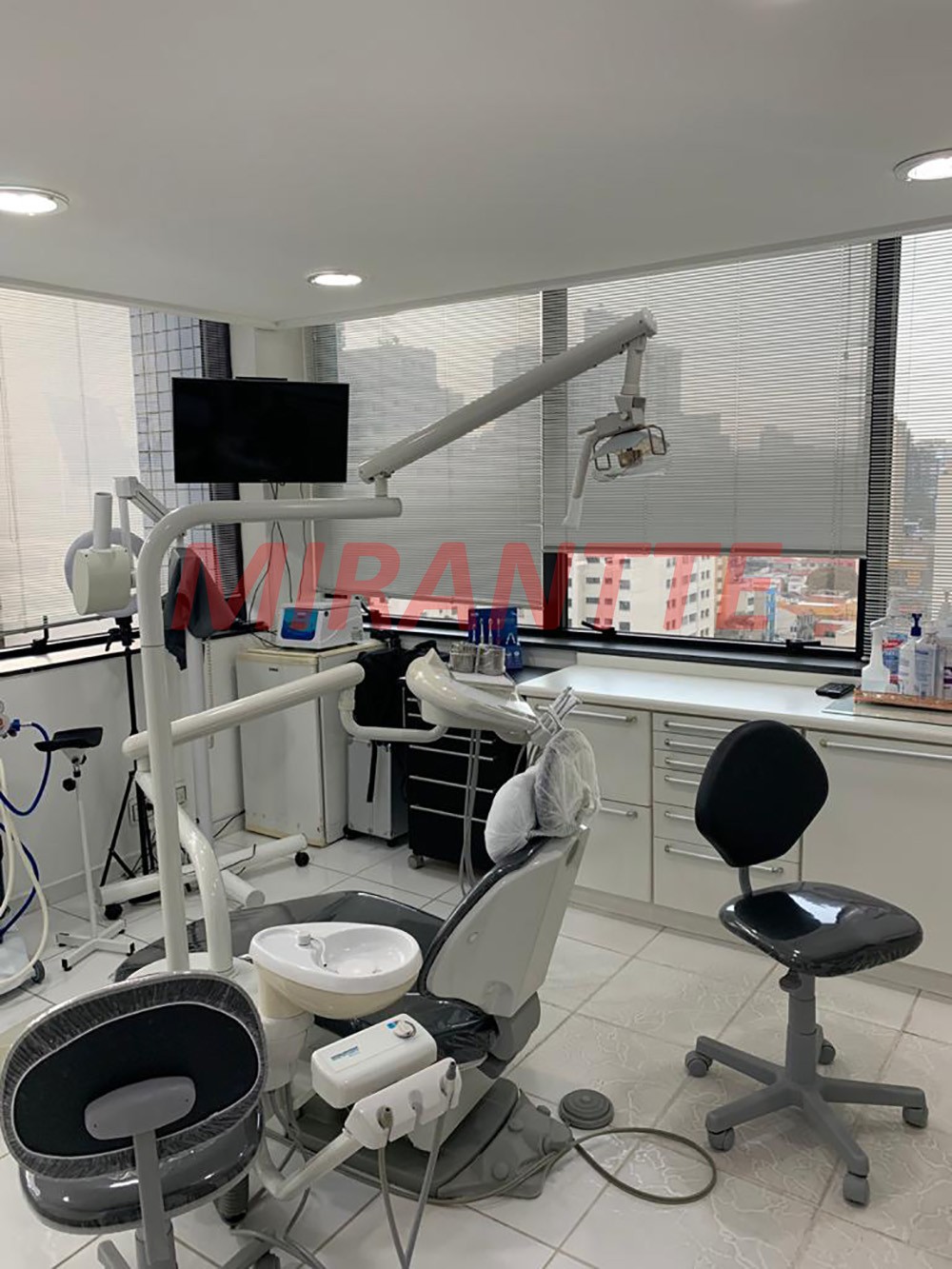 Conjunto comercial em Santana