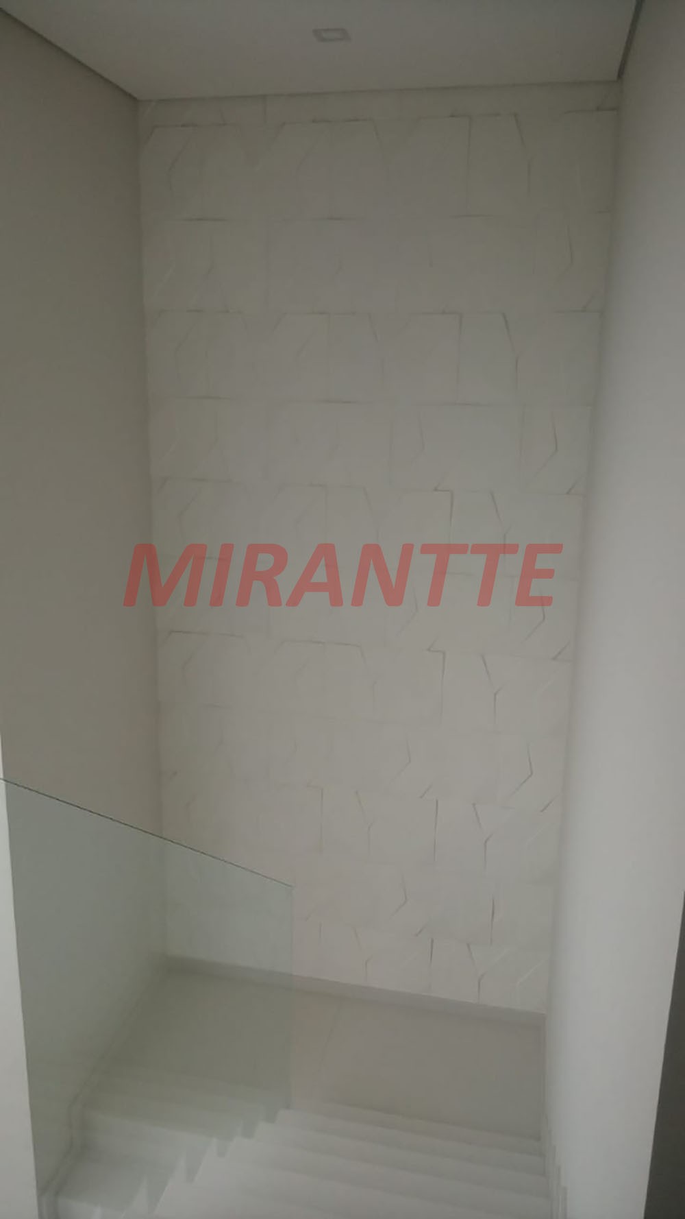 Sobrado de 360m² com 4 quartos em Alphaville