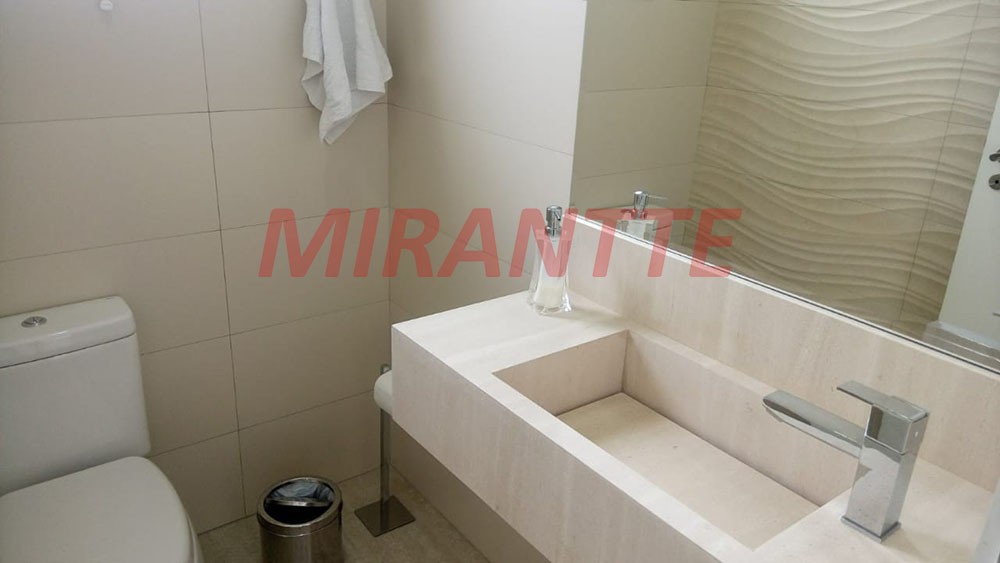 Sobrado de 360m² com 4 quartos em Alphaville