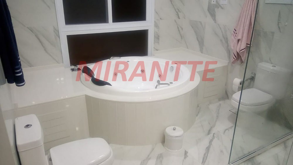 Sobrado de 360m² com 4 quartos em Alphaville