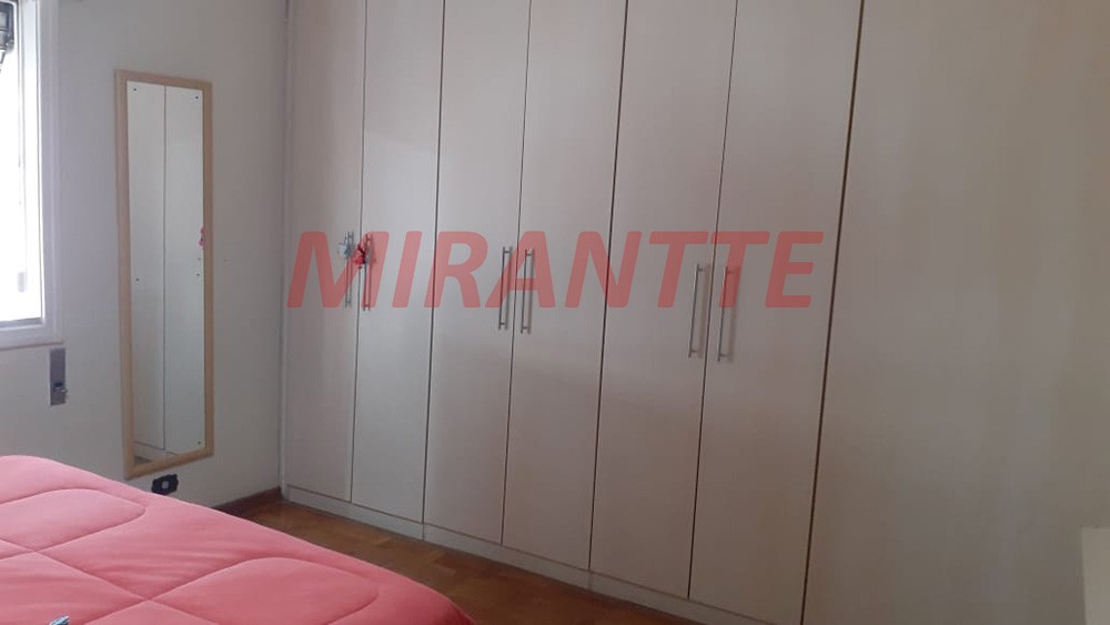 Sobrado de 240m² com 3 quartos em Santana