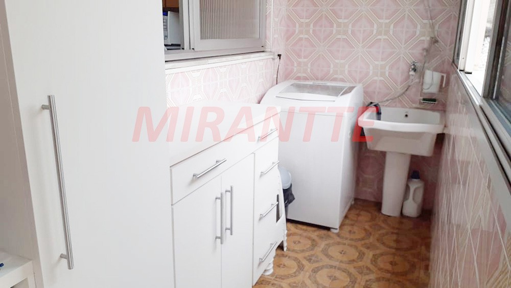 Sobrado de 240m² com 3 quartos em Santana