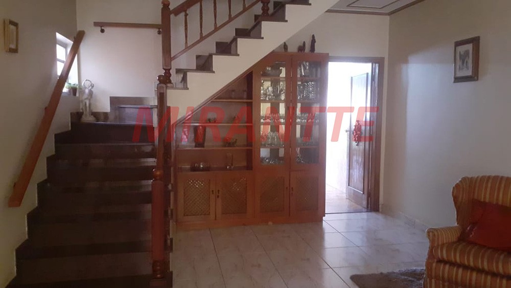Sobrado de 240m² com 3 quartos em Santana