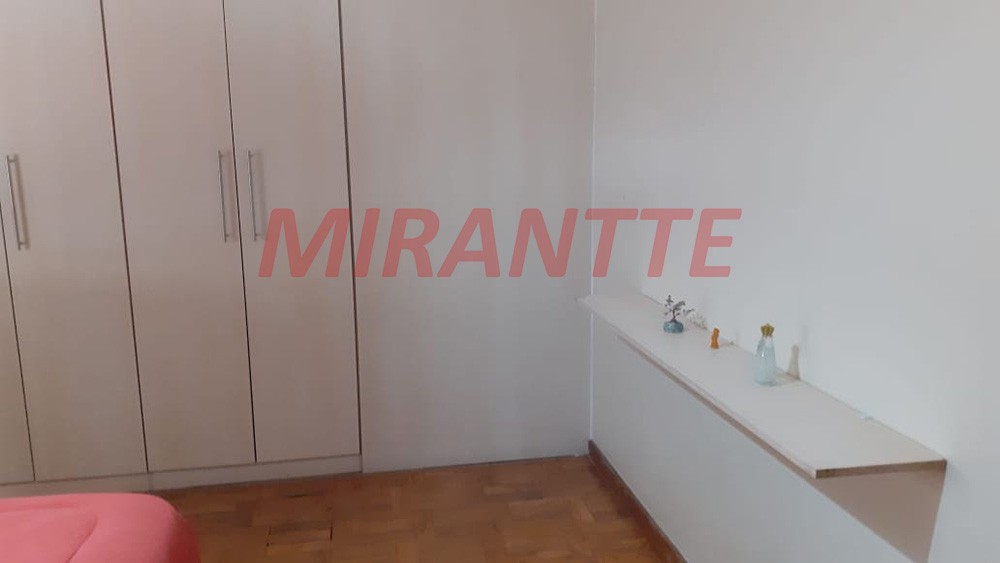 Sobrado de 240m² com 3 quartos em Santana