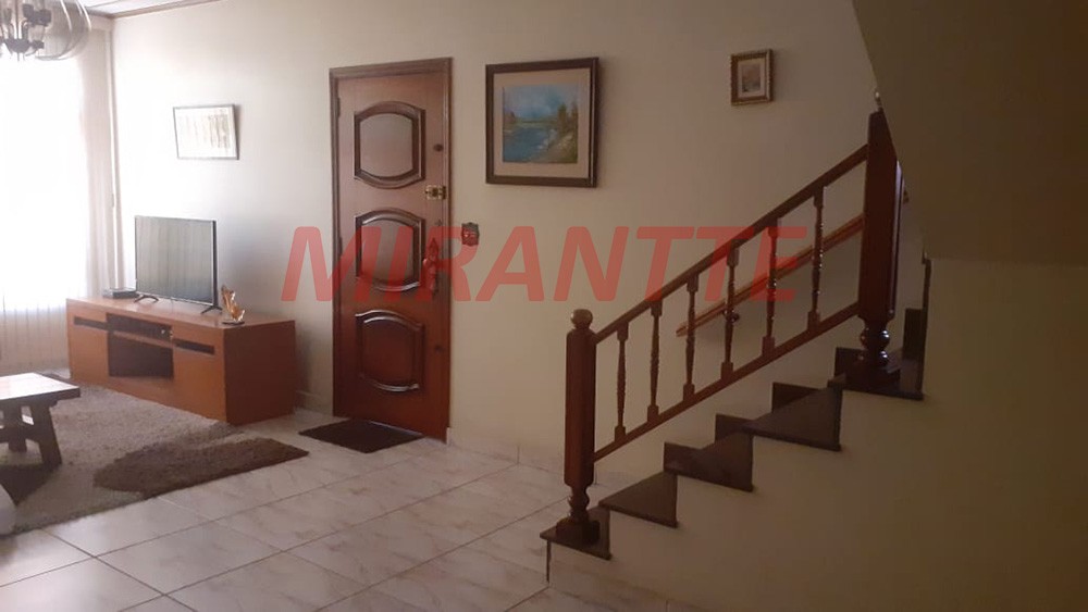 Sobrado de 240m² com 3 quartos em Santana