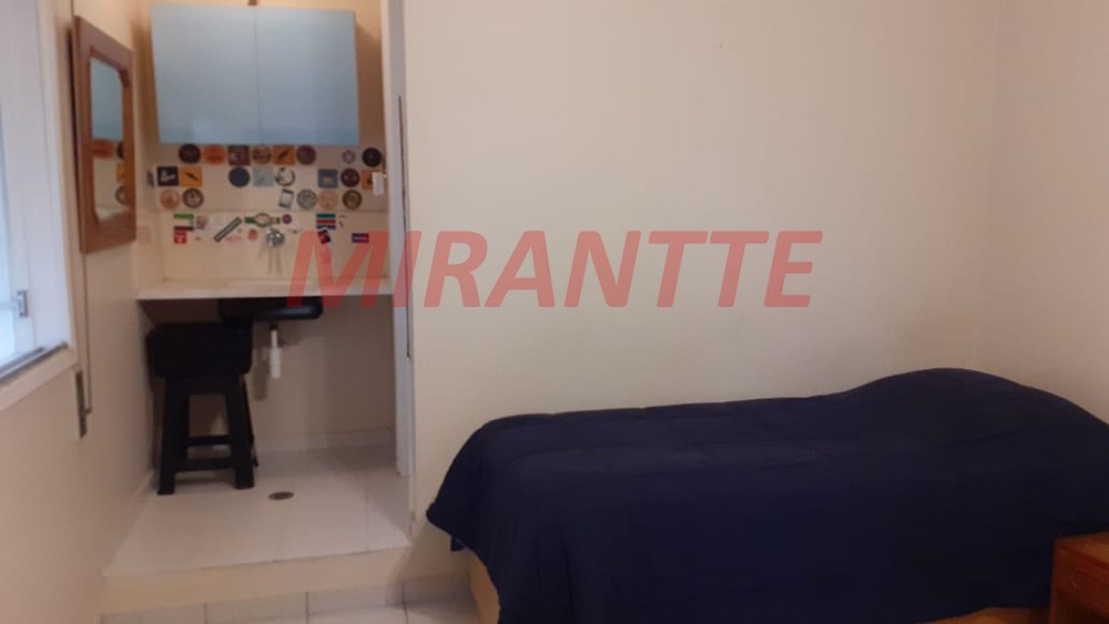 Sobrado de 240m² com 3 quartos em Santana