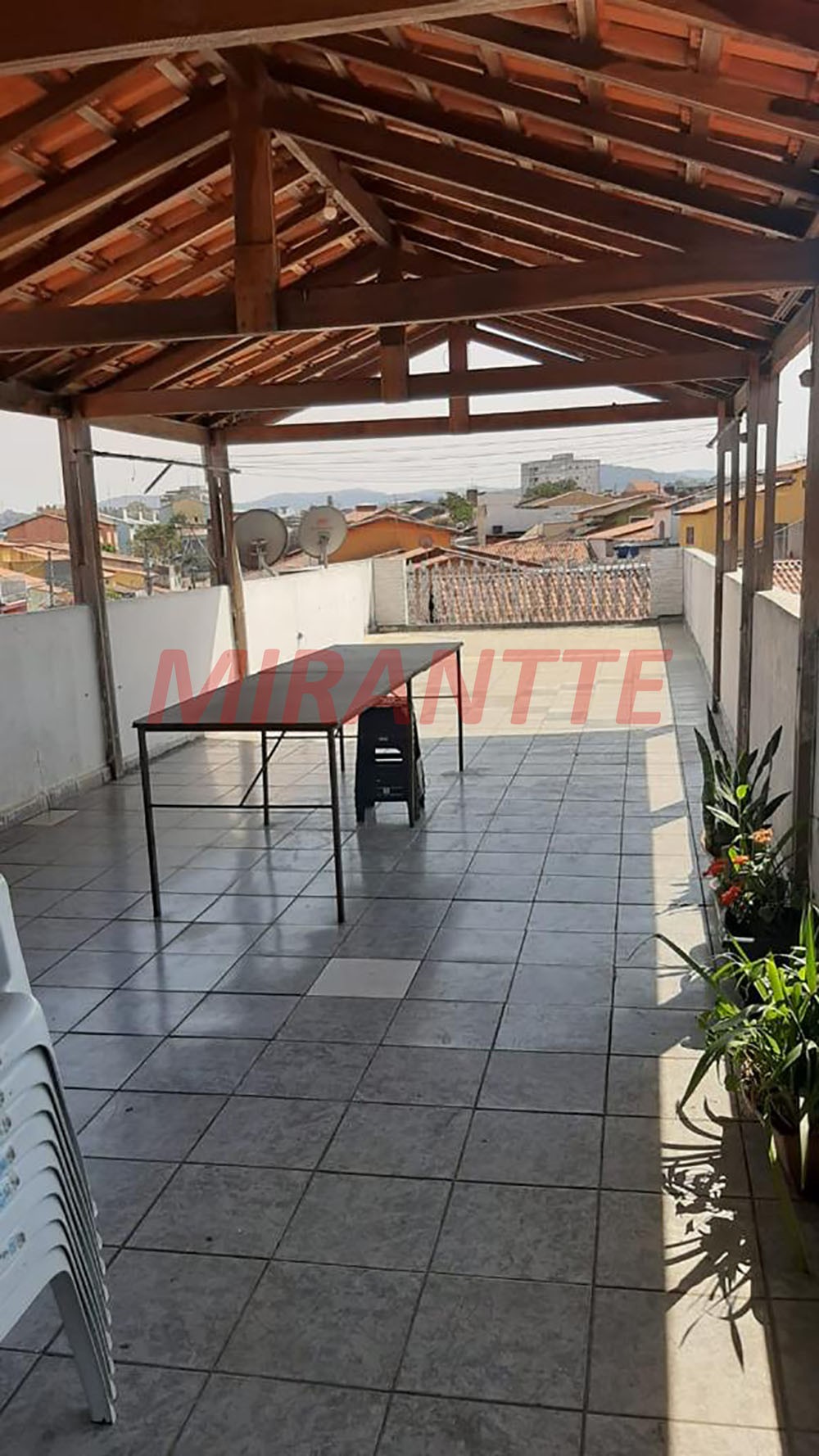 Sobrado de 330m² com 6 quartos em Jardim Santa Clara
