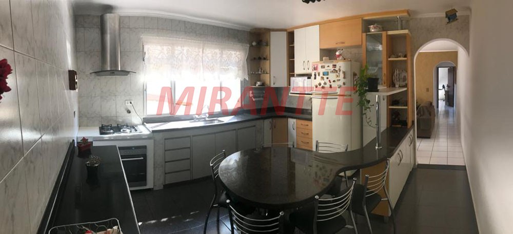 Sobrado de 330m² com 6 quartos em Jardim Santa Clara