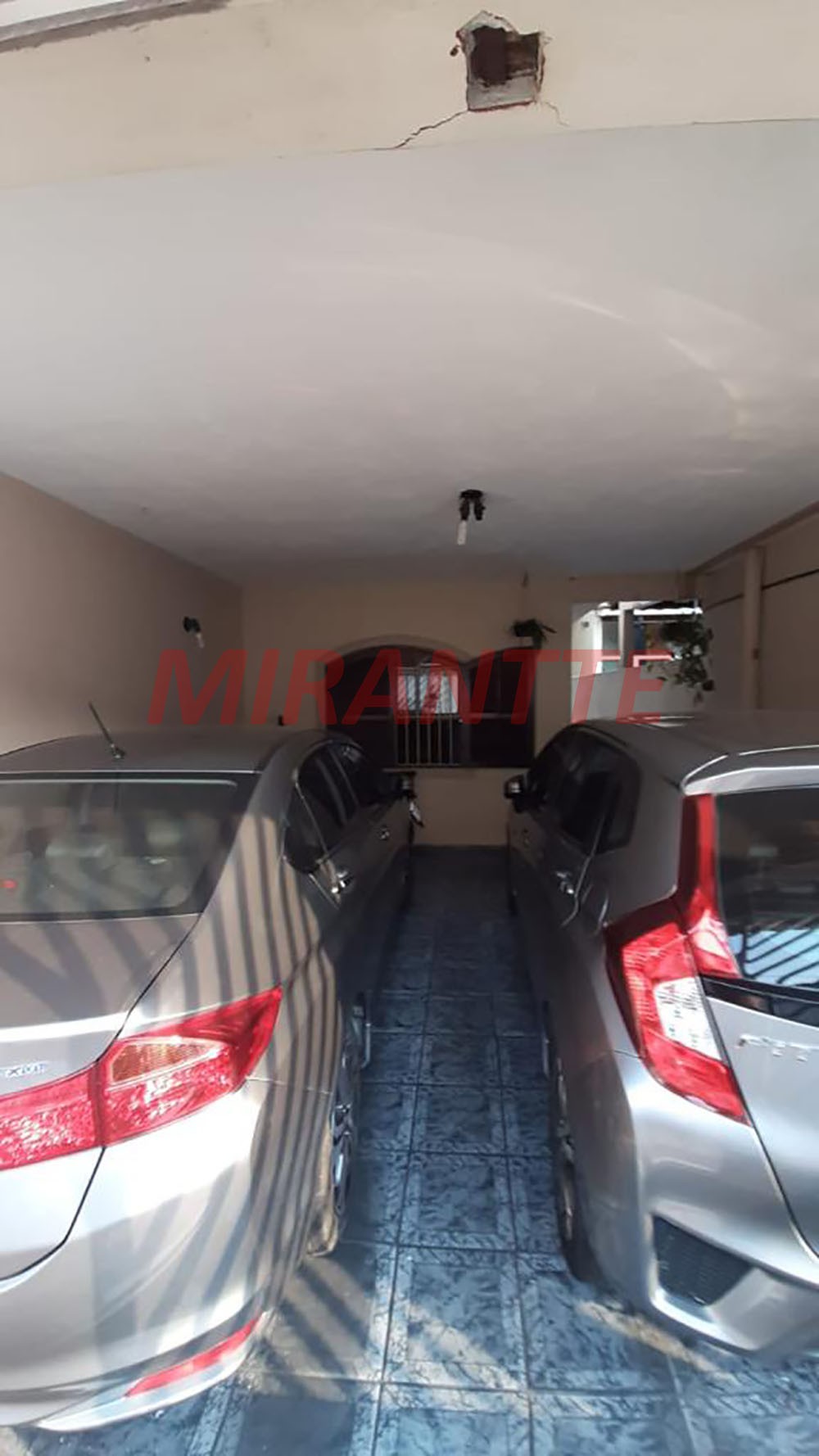 Sobrado de 330m² com 6 quartos em Jardim Santa Clara
