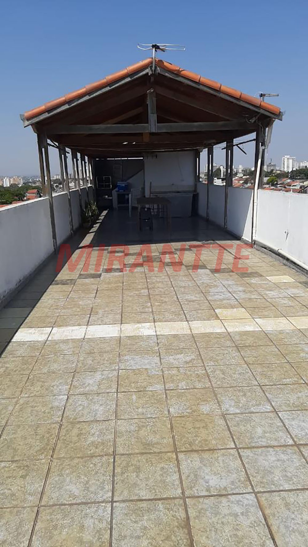 Sobrado de 330m² com 6 quartos em Jardim Santa Clara