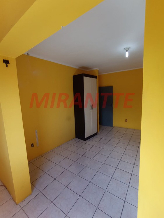 Sobrado de 930m² com 4 quartos em Vila Cavaton