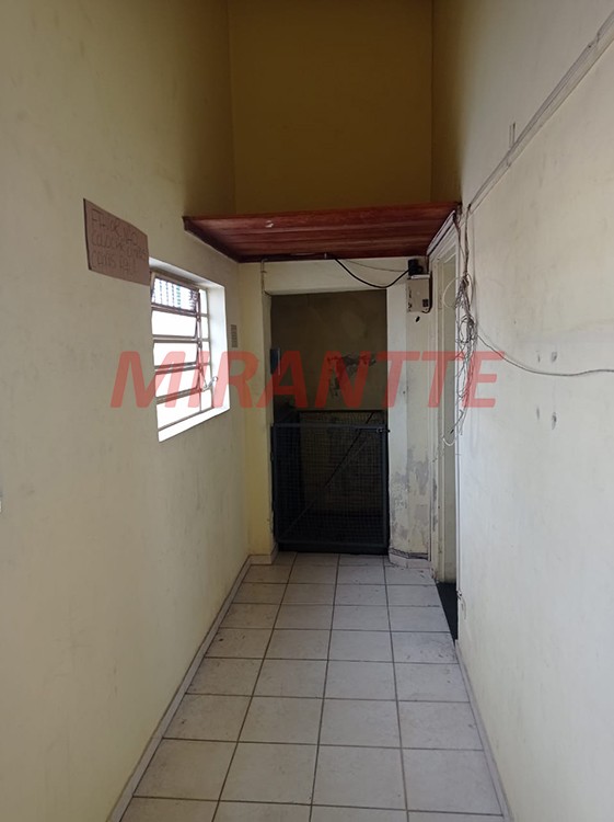 Sobrado de 930m² com 4 quartos em Vila Cavaton