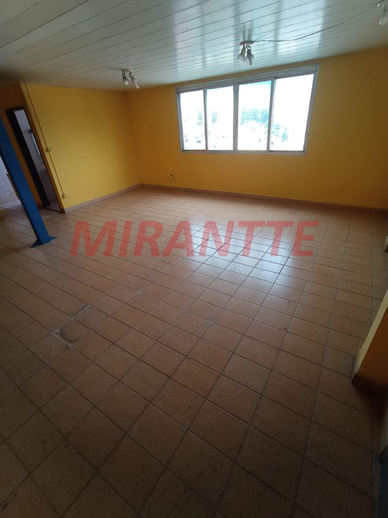 Sobrado de 930m² com 4 quartos em Vila Cavaton