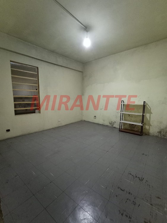 Sobrado de 930m² com 4 quartos em Vila Cavaton