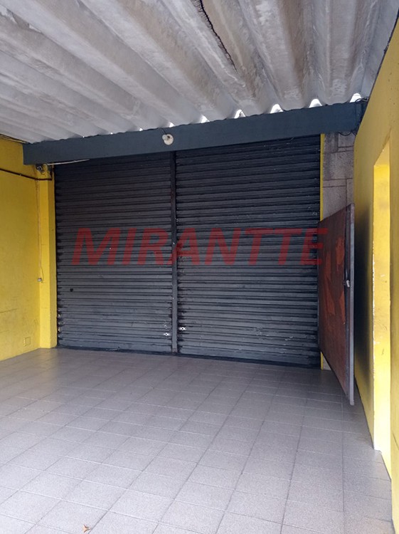 Sobrado de 930m² com 4 quartos em Vila Cavaton