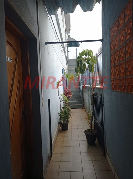 Sobrado de 930m² com 4 quartos em Vila Cavaton