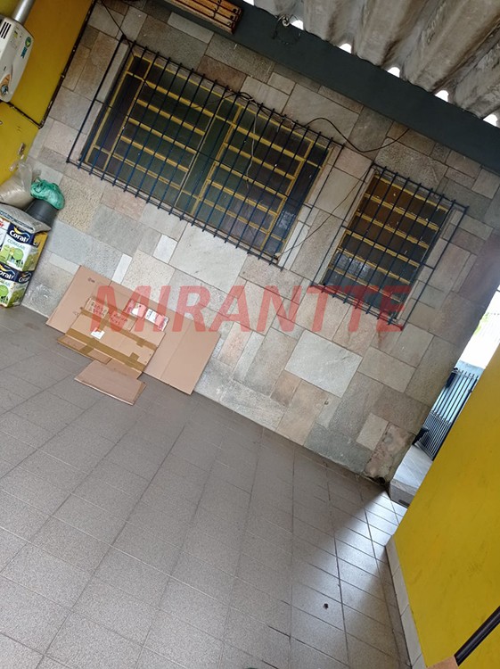Sobrado de 930m² com 4 quartos em Vila Cavaton