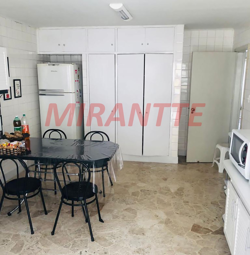 Sobrado de 288m² com 4 quartos em Jardim França