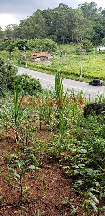 Terreno de 903m² em Parque Itaguaçu