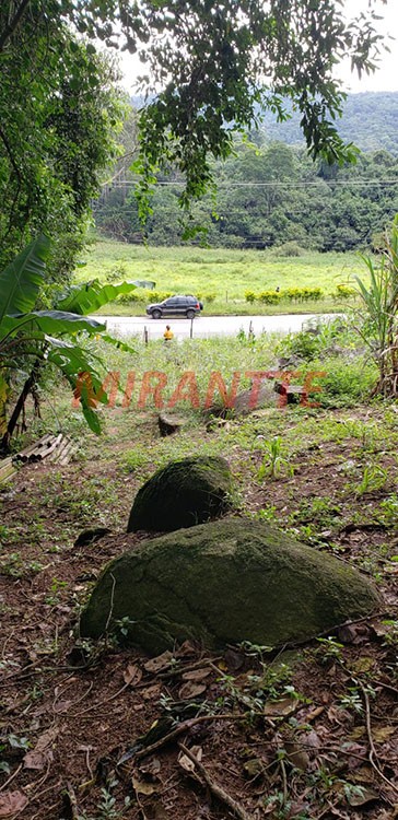 Terreno de 903m² em Parque Itaguaçu