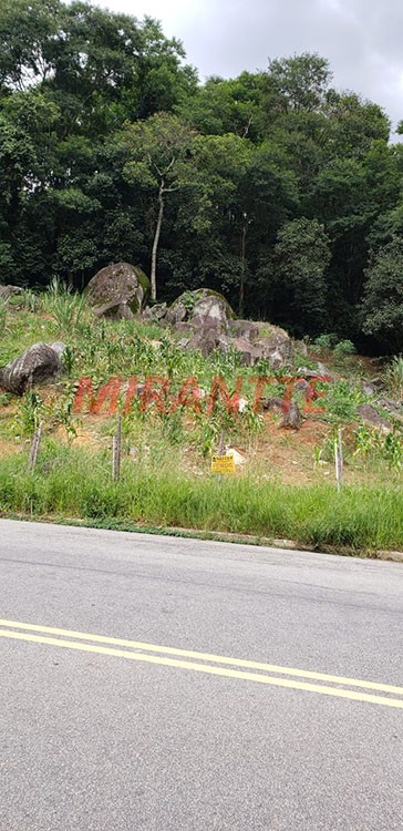 Terreno de 903m² em Parque Itaguaçu