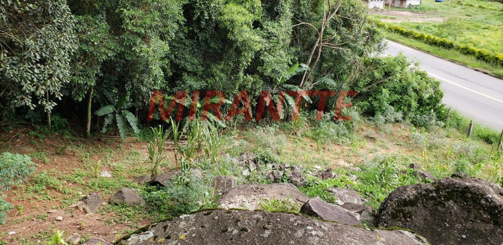 Terreno de 903m² em Parque Itaguaçu