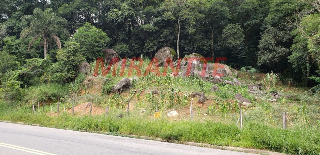Terreno de 903m² em Parque Itaguaçu