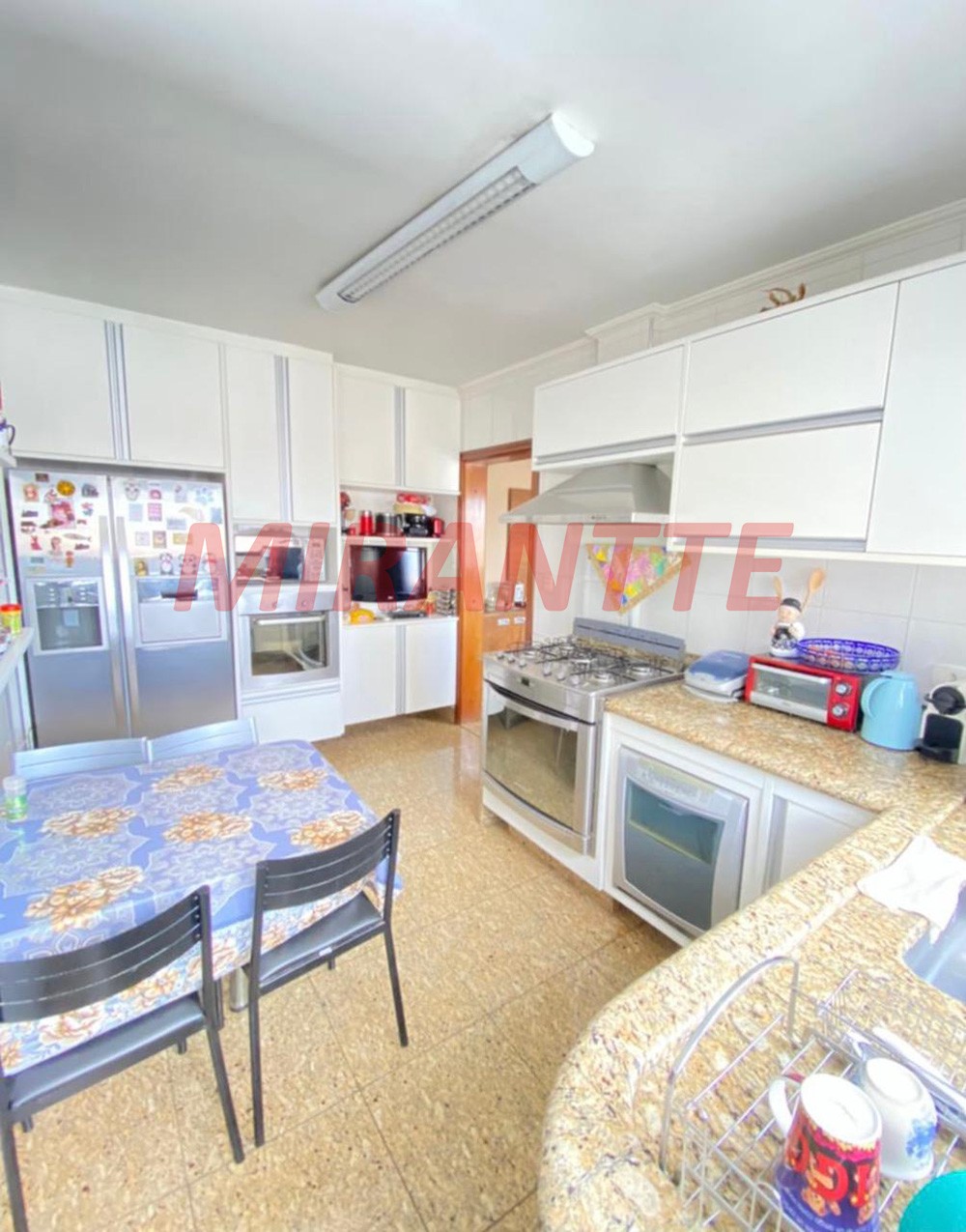 Apartamento de 180m² com 3 quartos em Água Fria
