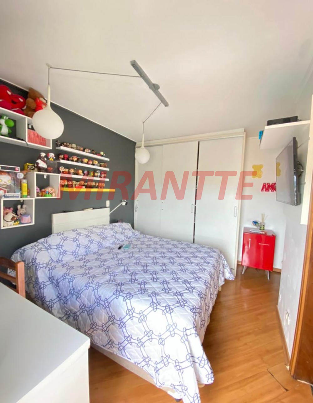 Apartamento de 180m² com 3 quartos em Água Fria