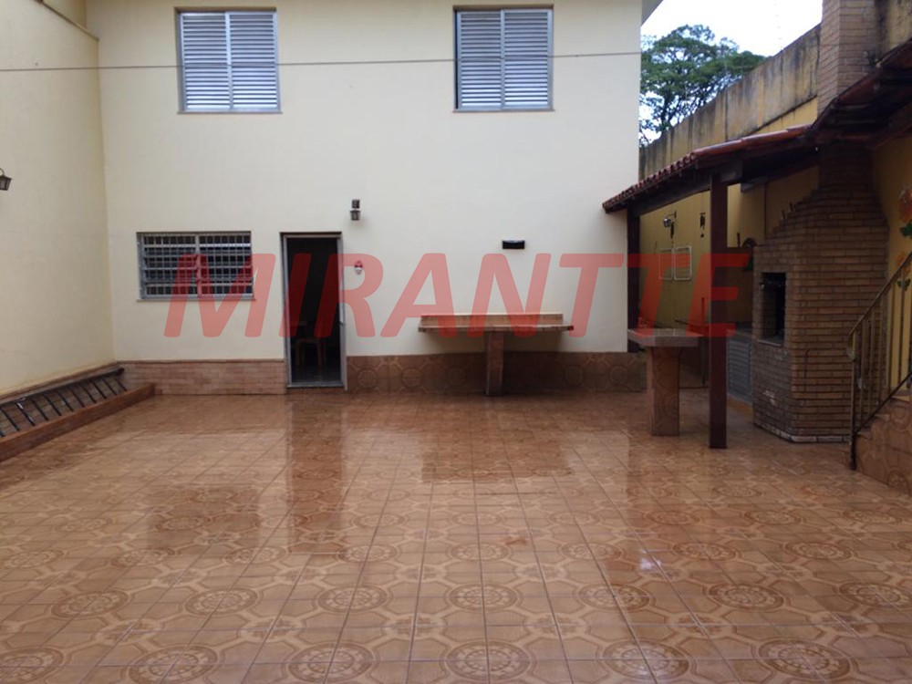 Sobrado de 273m² com 3 quartos em Barro Branco