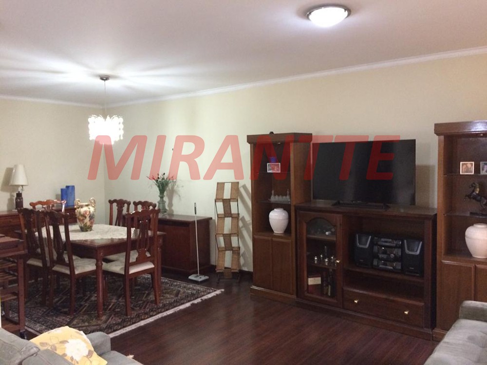 Sobrado de 273m² com 3 quartos em Barro Branco