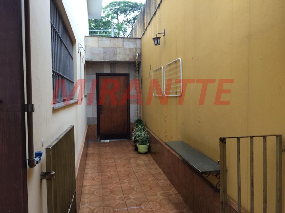 Sobrado de 273m² com 3 quartos em Barro Branco