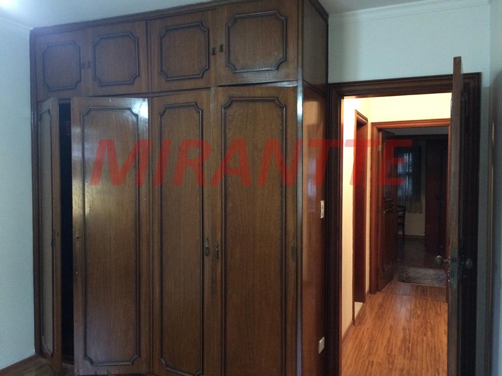 Sobrado de 273m² com 3 quartos em Barro Branco