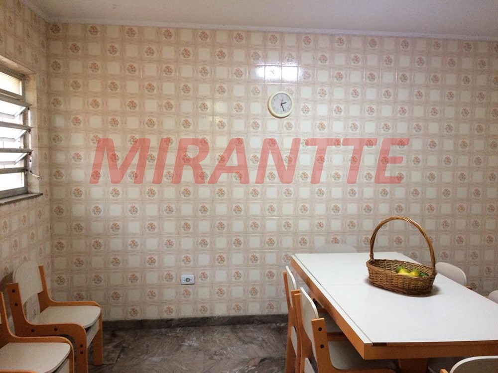 Sobrado de 273m² com 3 quartos em Barro Branco