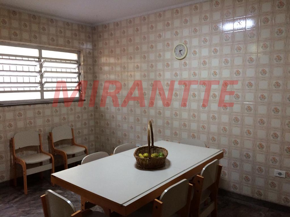 Sobrado de 273m² com 3 quartos em Barro Branco