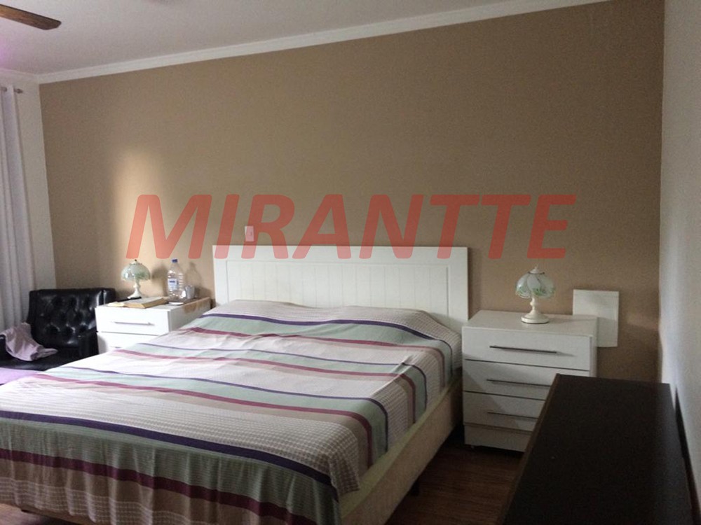 Sobrado de 273m² com 3 quartos em Barro Branco