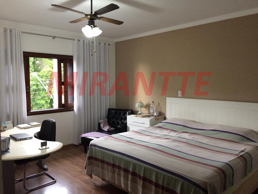 Sobrado de 273m² com 3 quartos em Barro Branco