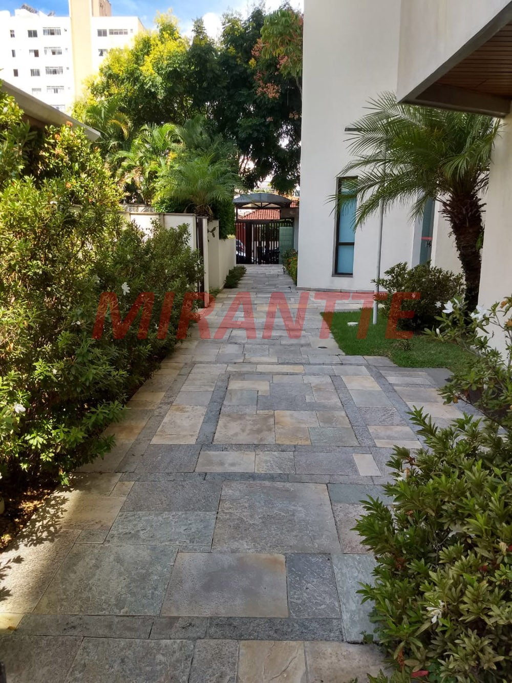 Apartamento de 132m² com 3 quartos em Santa Terezinha