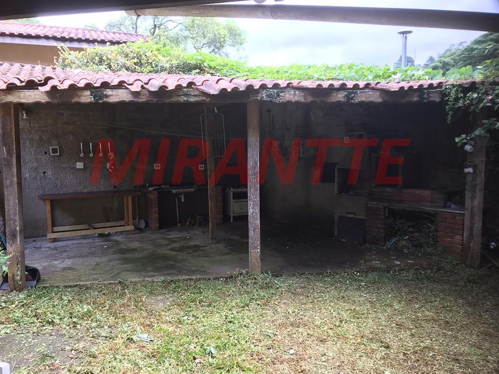 Casa terrea de 250m² com 3 quartos em Serra da Cantareira