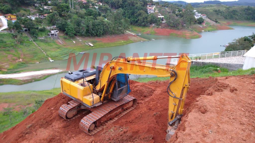 Sobrado de 320m² com 4 quartos em Porto Alpina