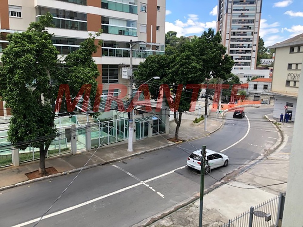 Sobrado de 195m² com 6 quartos em Santana