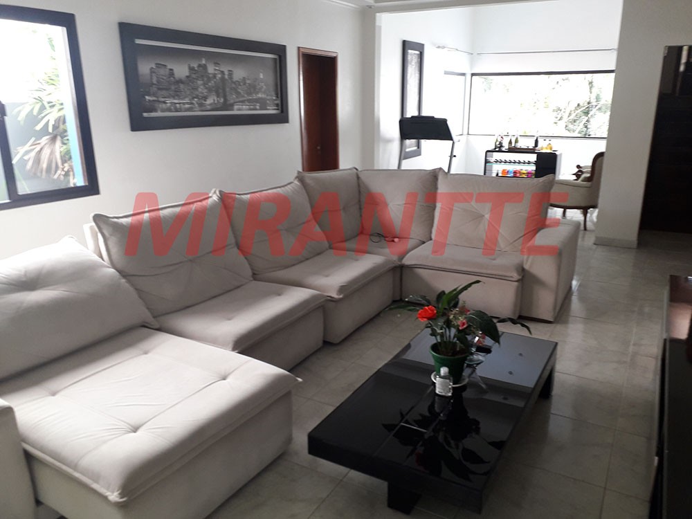 Sobrado de 450m² com 6 quartos em Jardim Leonor Mendes De Barros