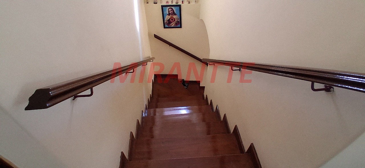 Sobrado de 204m² com 4 quartos em Vila Maria Alta